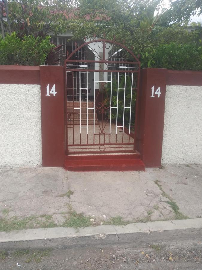 Apartmán 15 Min From The Airport In Kingston Jamaica Exteriér fotografie
